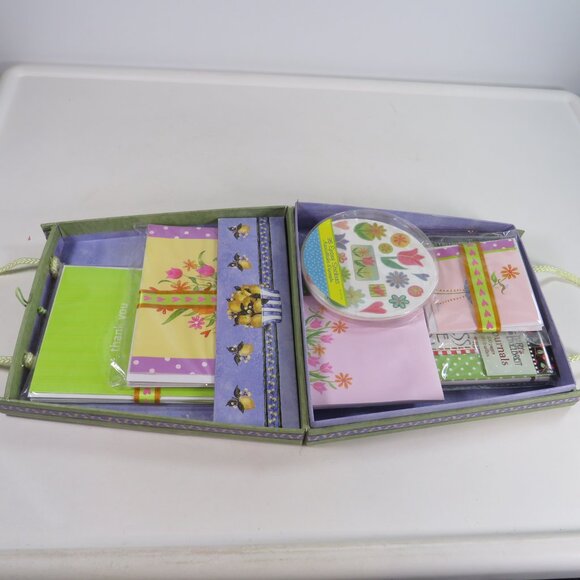 Green w Lemons Purse with stationary inside (NEW but not original items inside) - Picture 3 of 14